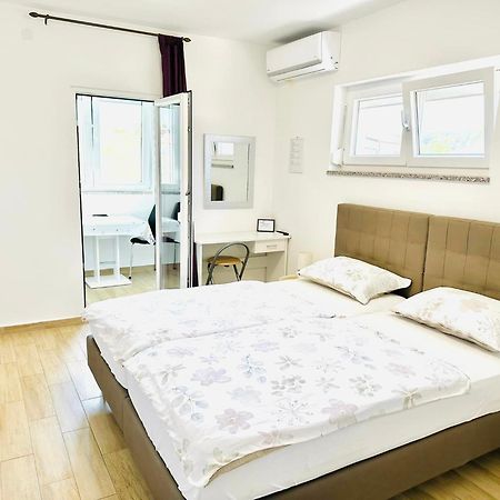 Apartmani Marco,Lukas,Patrick,David,Blizu Centra I Mora Sa Free Privatnim Parkingom Pula Exteriér fotografie