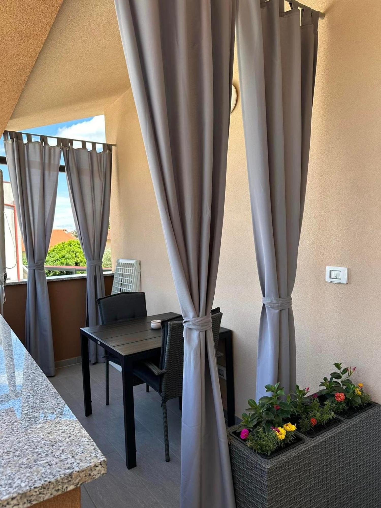Apartmani Marco,Lukas,Patrick,David,Blizu Centra I Mora Sa Free Privatnim Parkingom Pula Exteriér fotografie